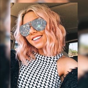 Meet your Posher, Madaline